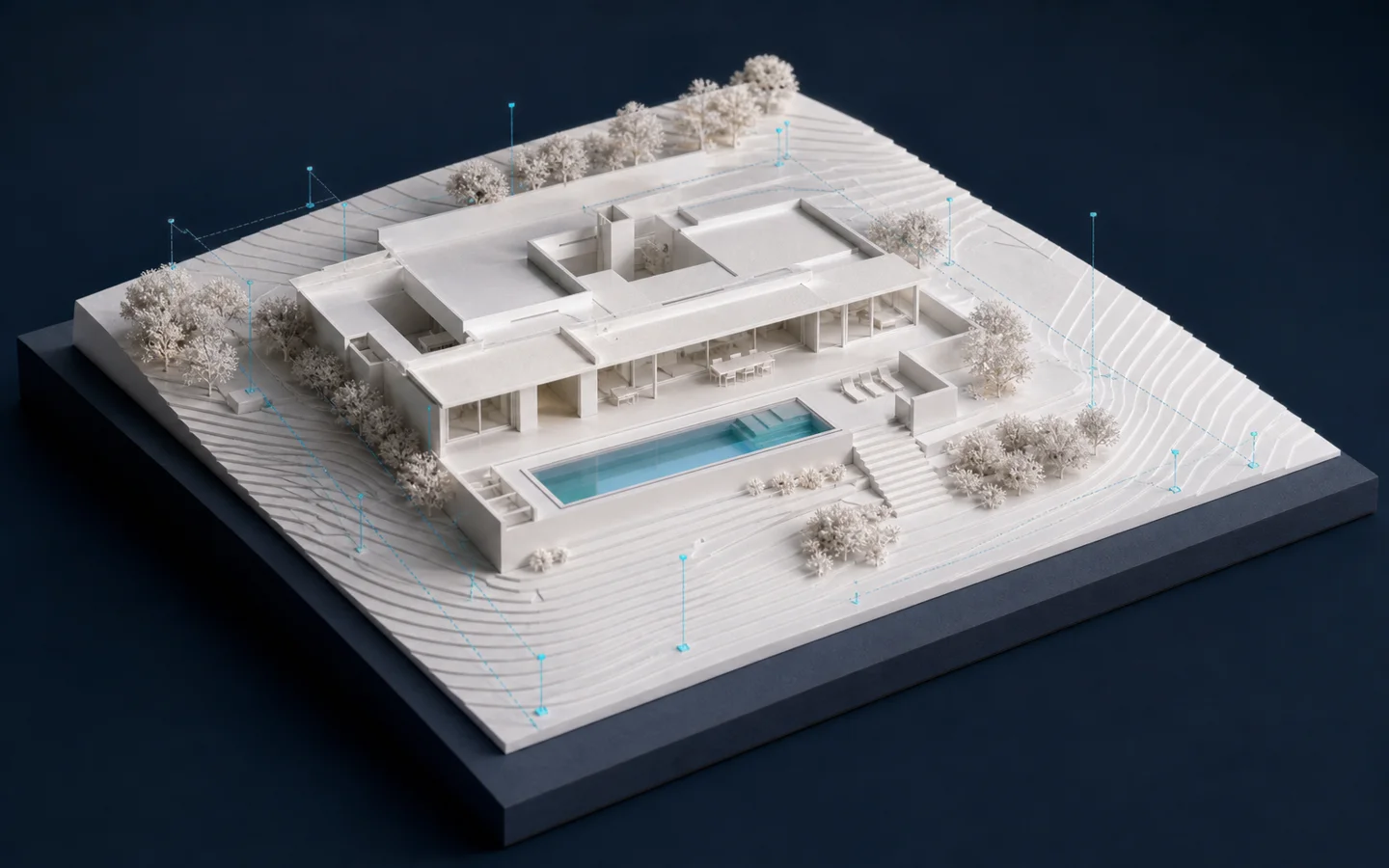 Maqueta arquitectónica del terreno, la vivienda y la piscina proyectada